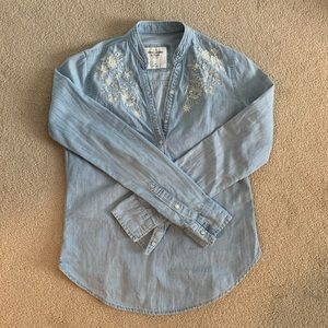 A&F demin collar shirt